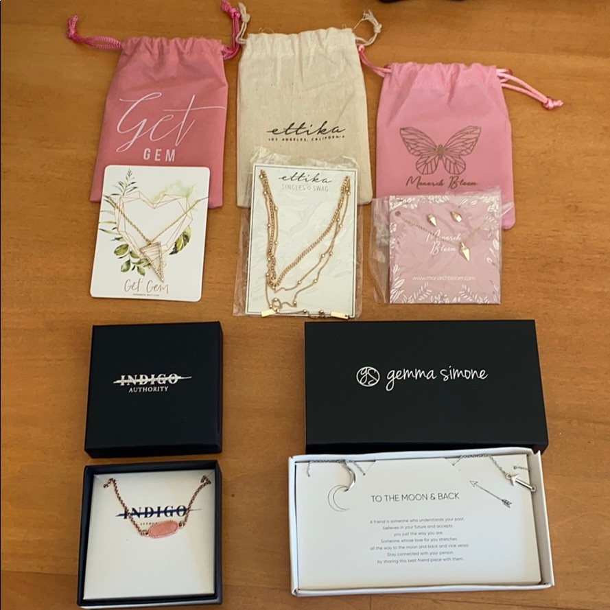 Singles Swag Jewelry Necklace Bracelet Lot Of Five 60$